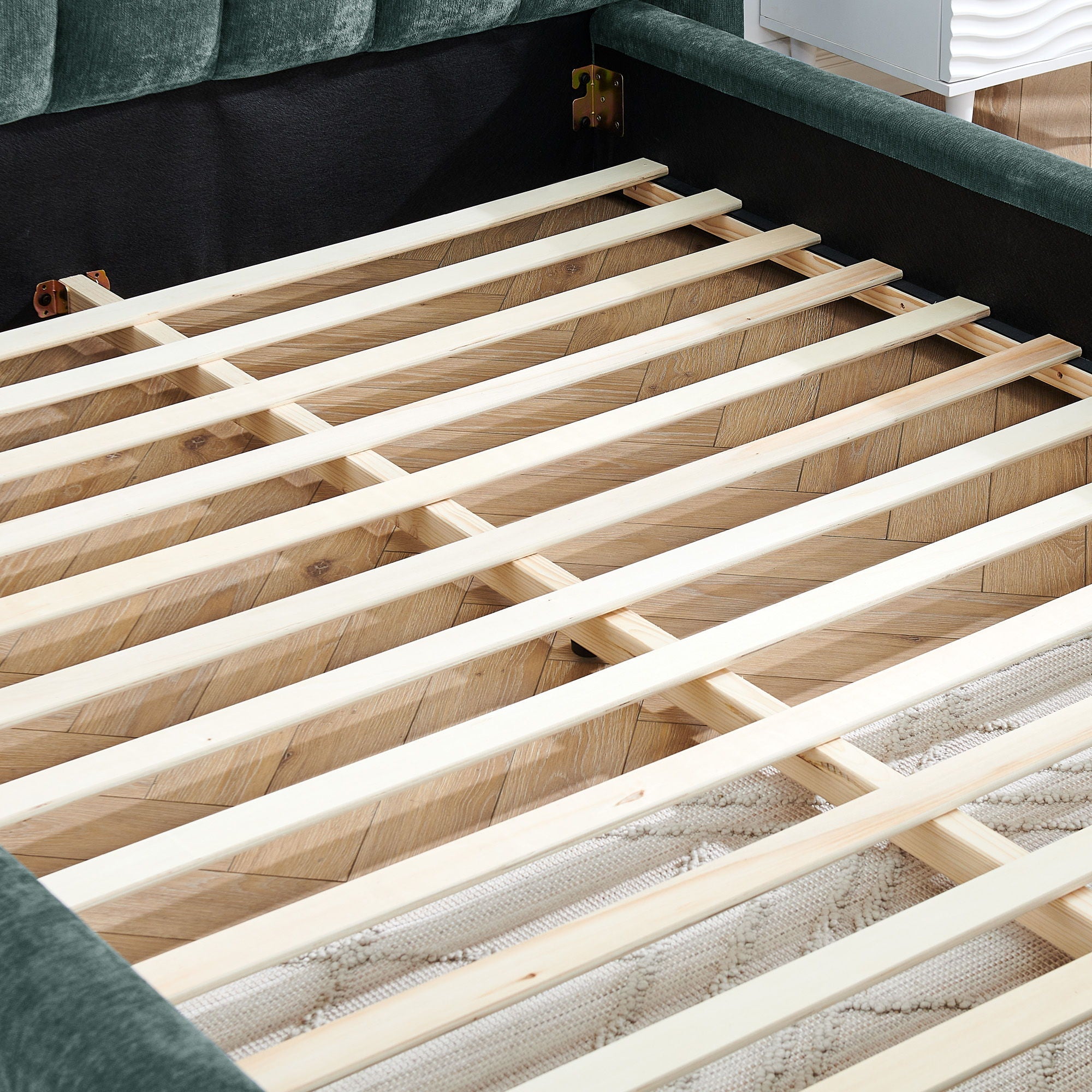 Modern Upholstered Bed Frame With Thick Fabric And Headboard