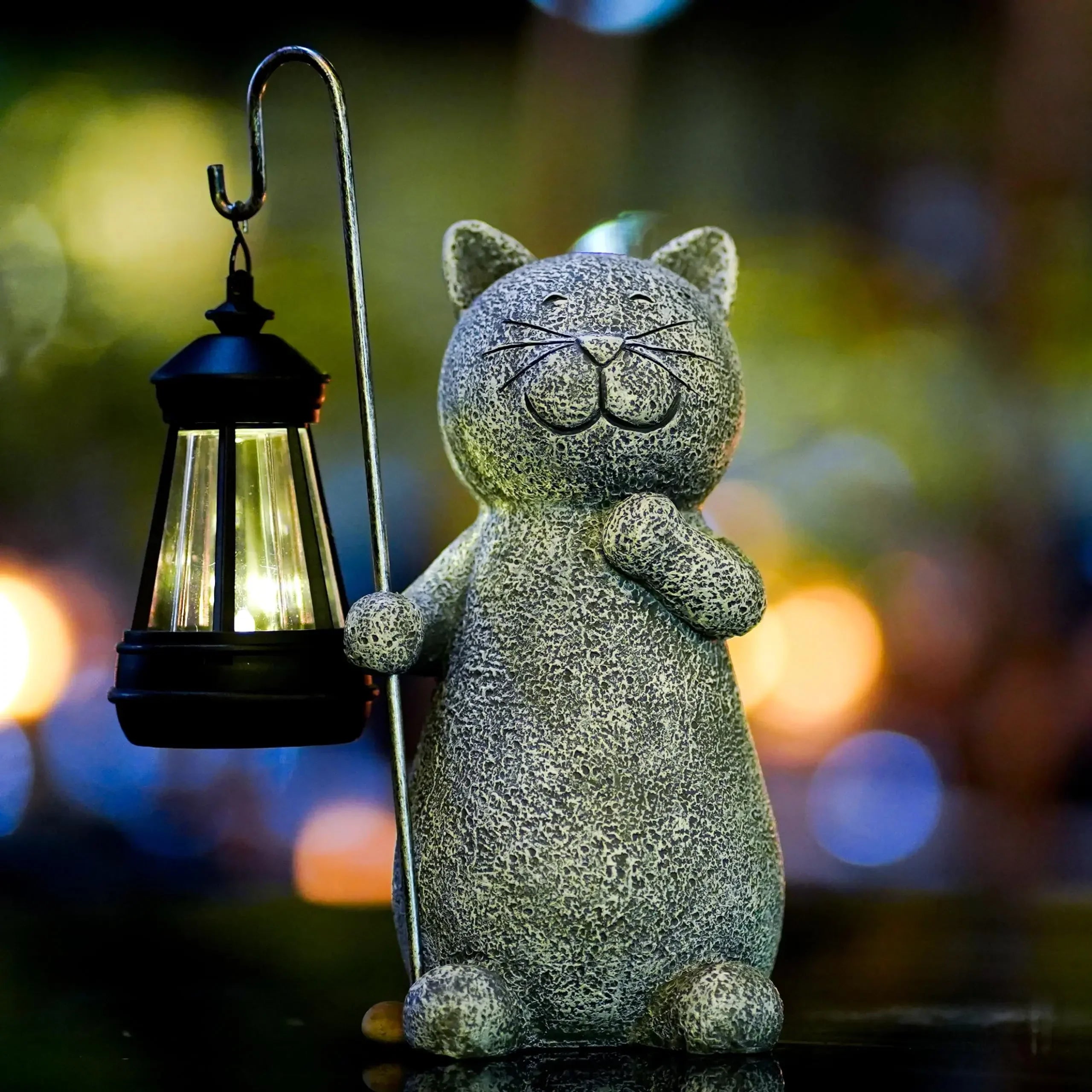 Cat Statue Solar Garden Ornament Outdoor Decoration with Solar Lights Suitable for Garden Balcony Birthday Gift for Mom Lady