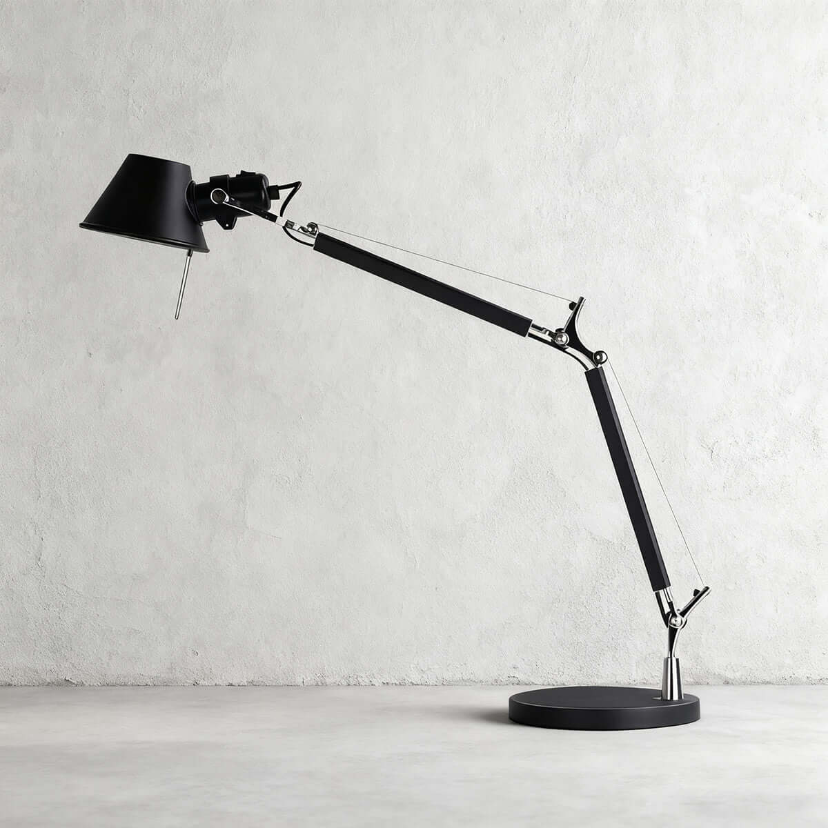 Xirula Table Lamp