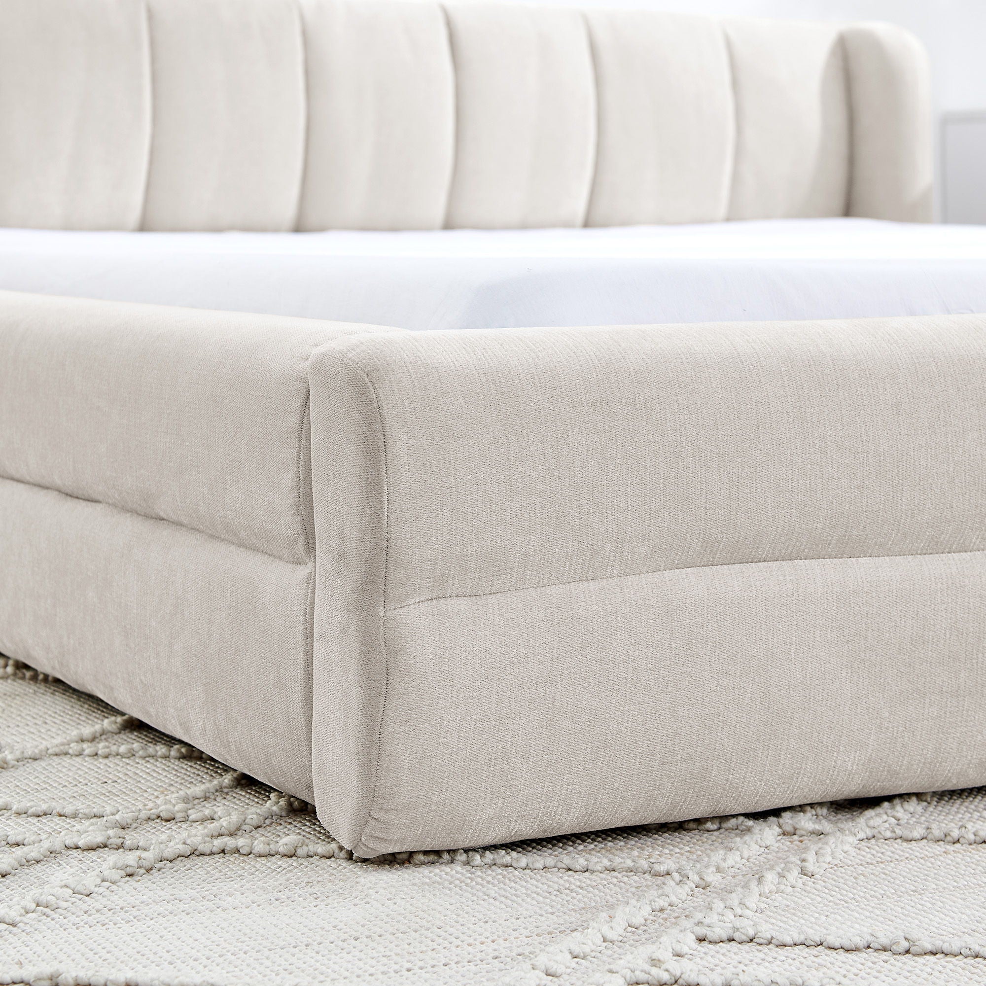 Modern Upholstered Bed Frame With Thick Fabric And Headboard